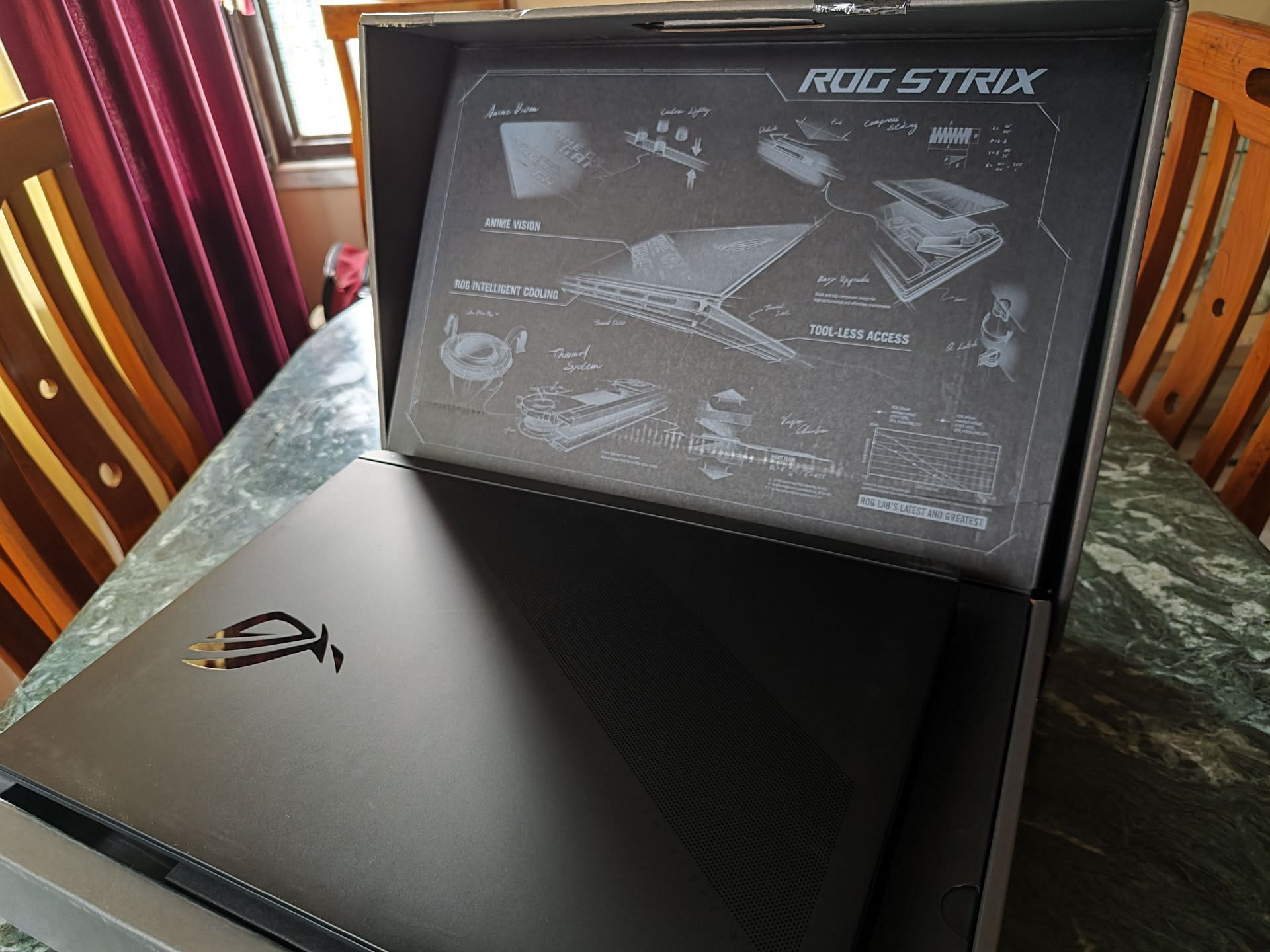 The ROG Strix Scar 18 is well built but quite heavy (Image via Sportskeeda)